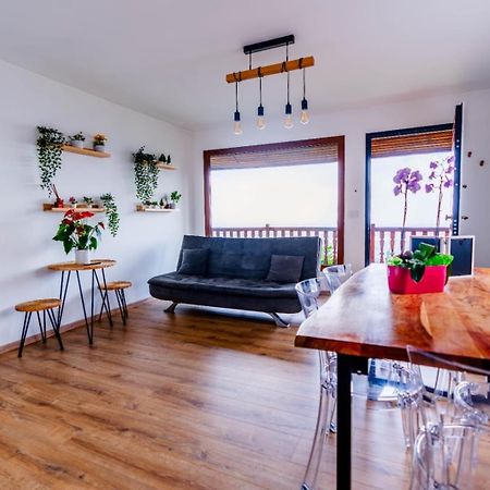 Chalet Sophie - Luxury Chalet Roletto المظهر الخارجي الصورة